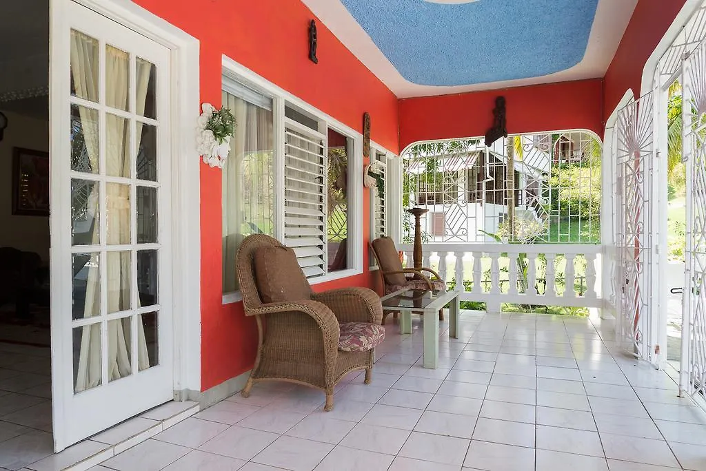 *** Pensionat Chateau Margarite Bed And Breakfast Montego Bay Jamaica