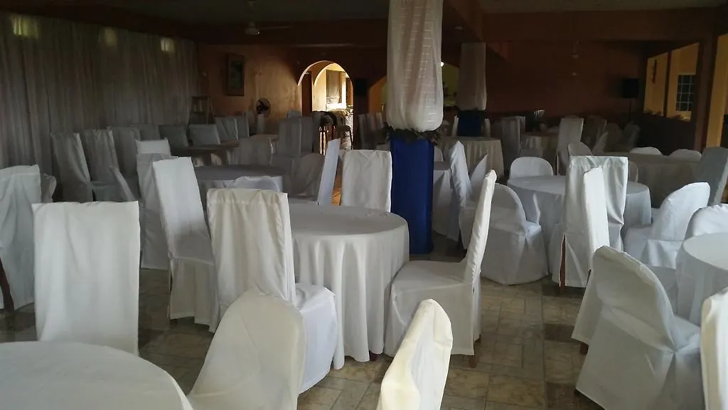Chateau Margarite Bed And Breakfast مونتيغو باي 3*,