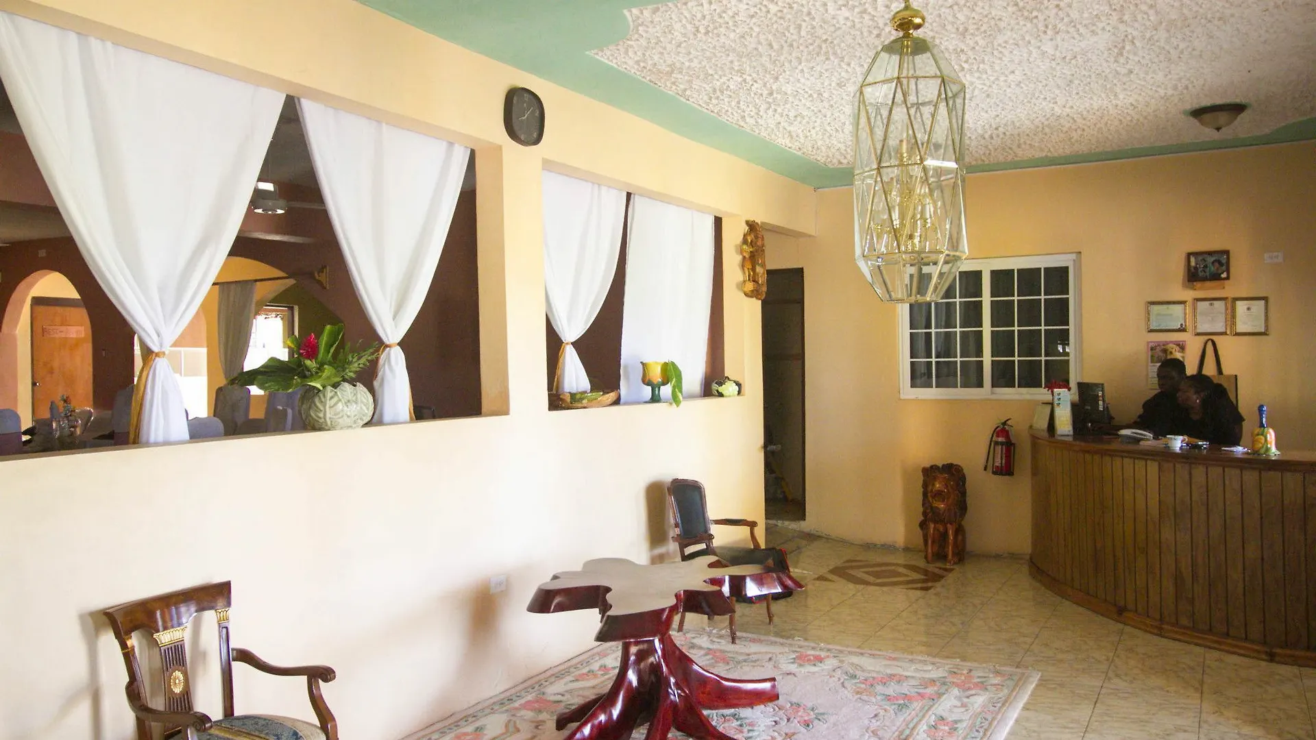 Chateau Margarite Bed And Breakfast مونتيغو باي بيت ضيافة