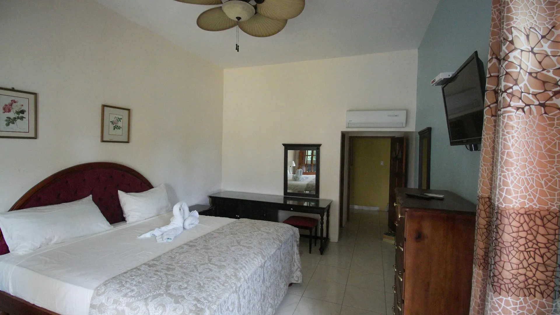 Chateau Margarite Bed And Breakfast مونتيغو باي جامايكا